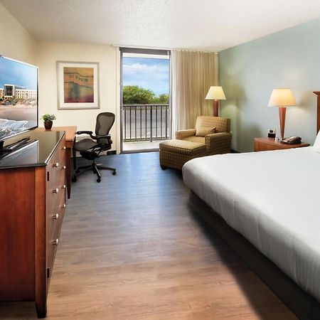 Hotel Tybee Тайби Айлънд Екстериор снимка