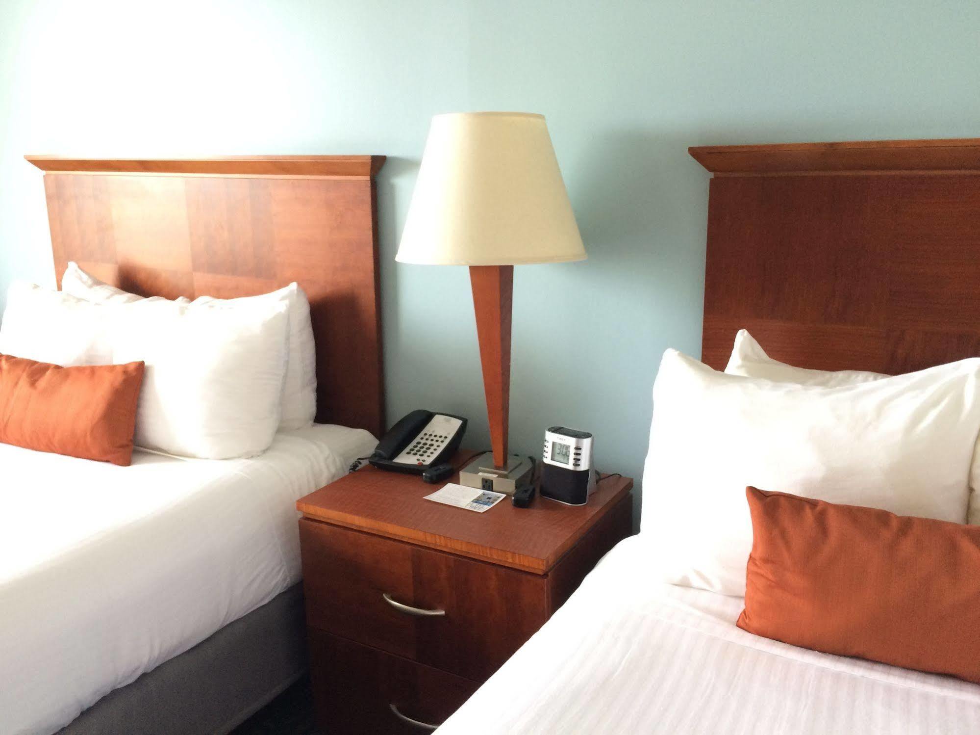 Hotel Tybee Тайби Айлънд Екстериор снимка